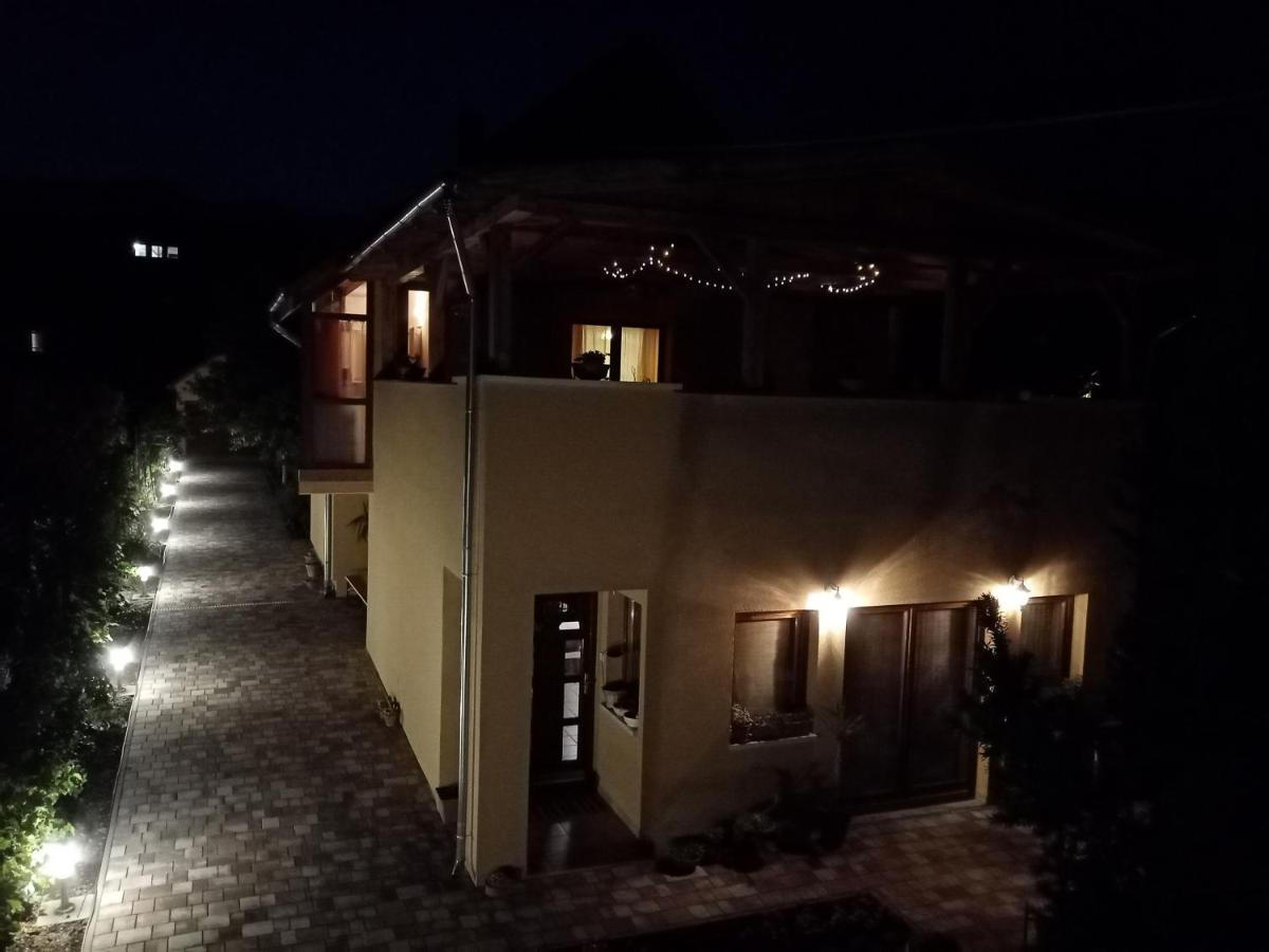 Jazmin-Szieszta Apartmanhaz Balatonfuered Eksteriør bilde